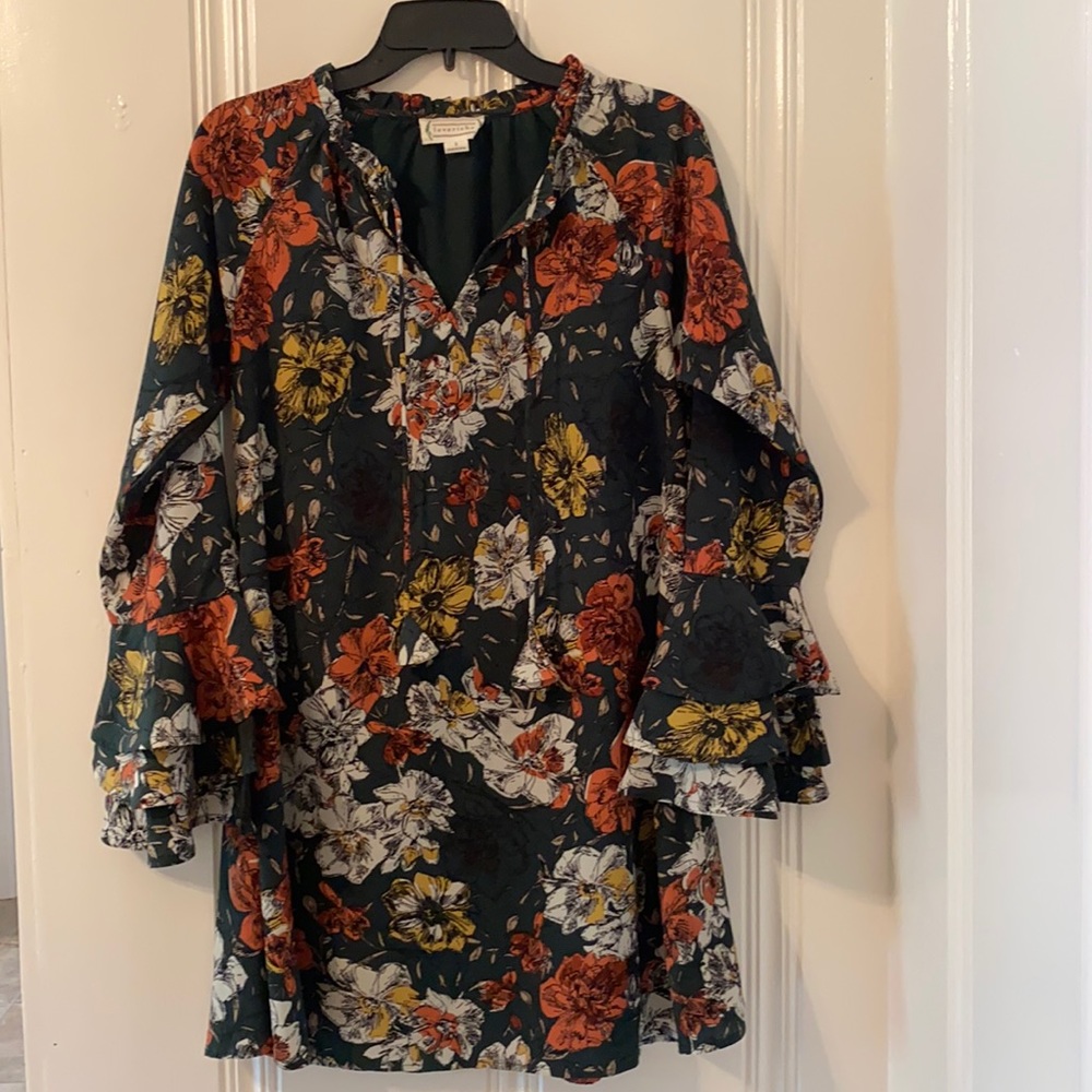 Vintage floral long sleeved dress with tassels